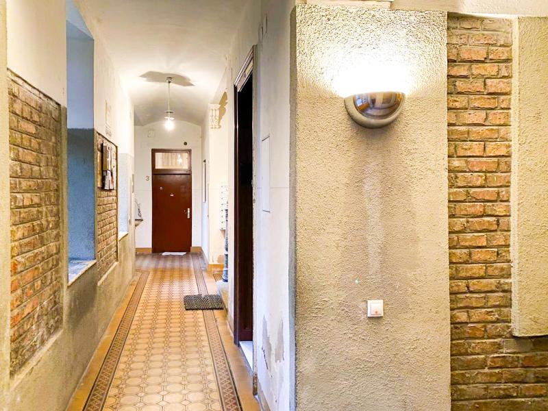 One-Bedroom Apartment image 3