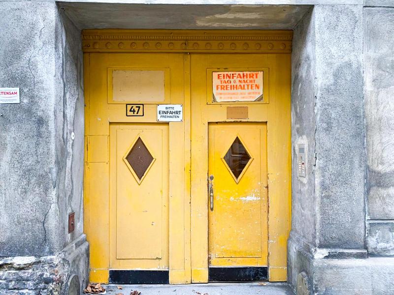 One-Bedroom Apartment image 2