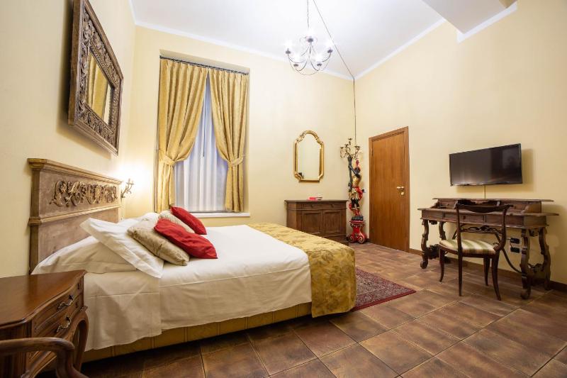 Classic Double or Twin Room image 1