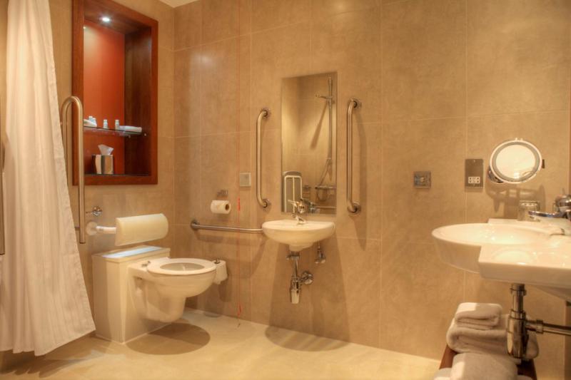 Standard King Room - Accessible image 1