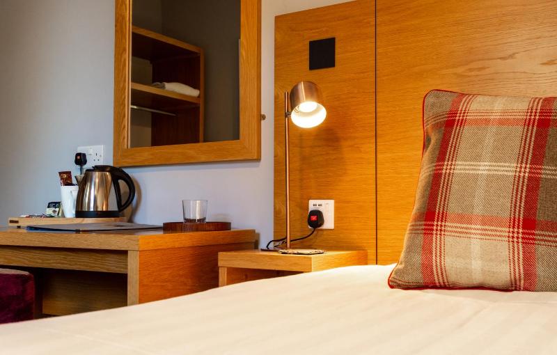 Single Room with Private Bathroom image 2