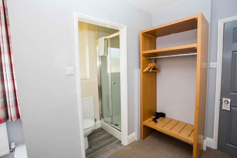 Single Room with Private Bathroom image 4