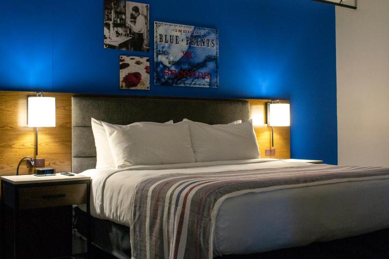 Deluxe King Room image 2