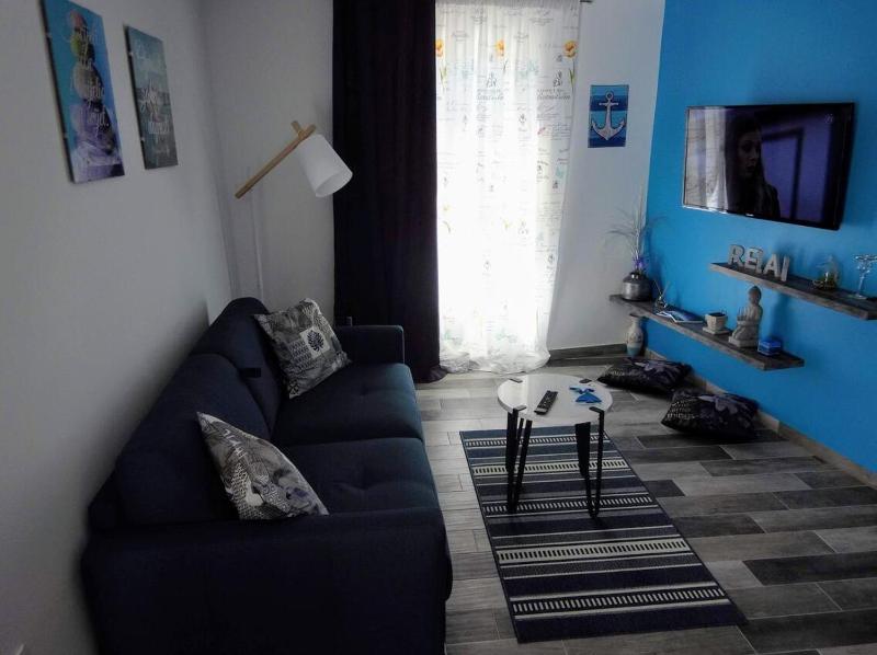 One-Bedroom Apartment with Terrace and Sea View image 3