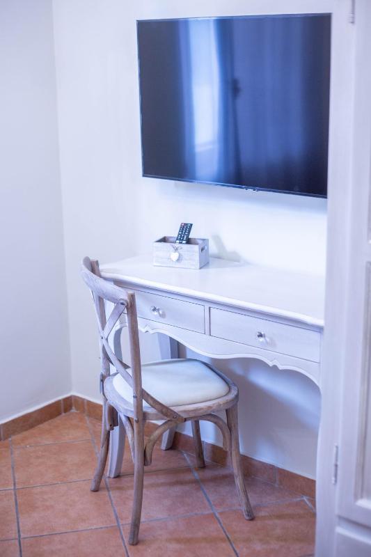 Budget Double Room image 3