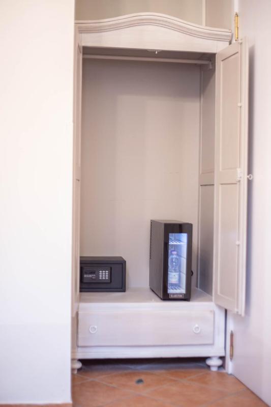 Economy Double Room image 3