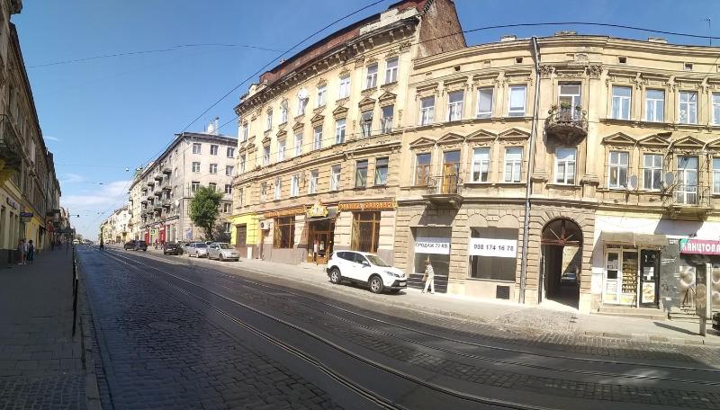 Family Stay in Lviv (2 Rooms + Kitchen) - image 3