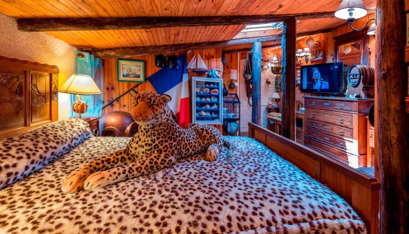 Double Room with Private Bathroom image 2