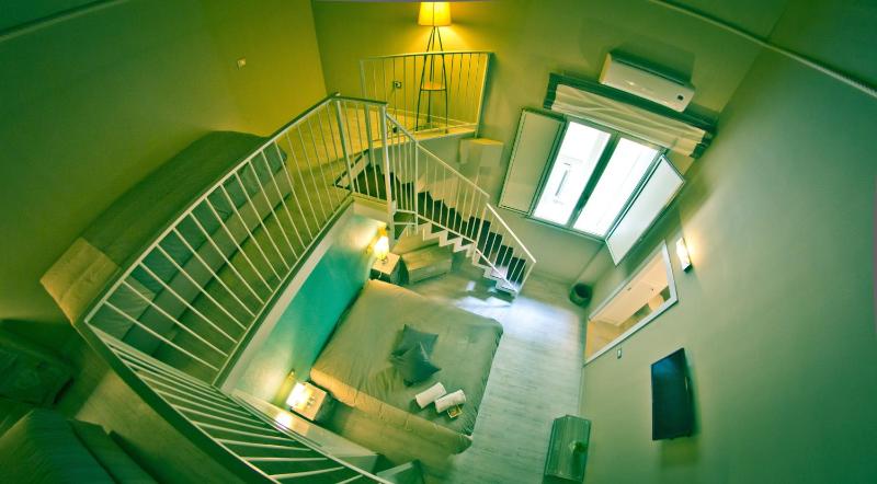 Quadruple Room - Split Level image 2