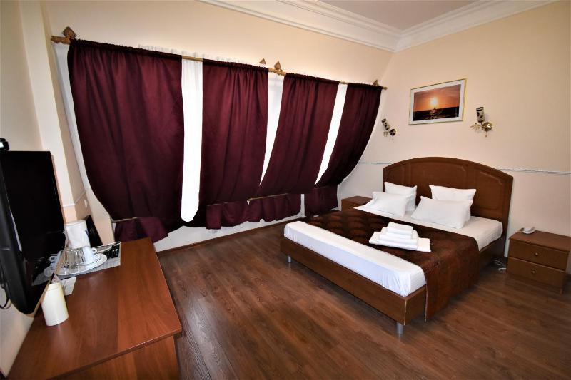 Standard Double Room image 1