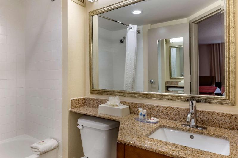 Double Room with Two Double Beds - Non-Smoking image 2