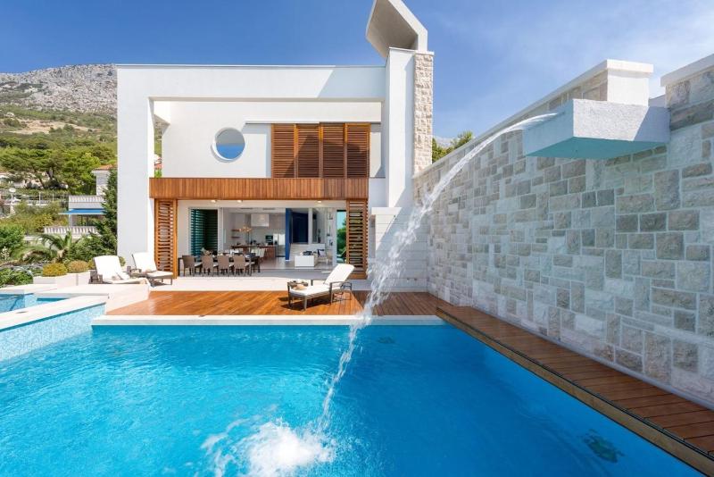Villa image 2