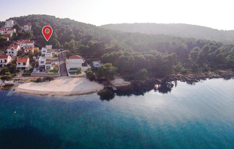 Villa - Beach Front image 3