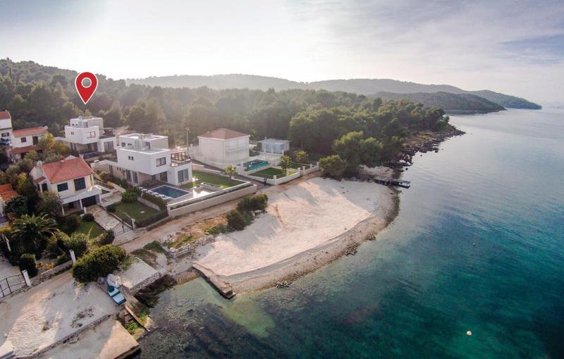 Villa - Beach Front image 2