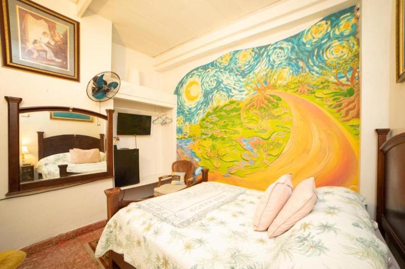 Queen Room with AC image 1
