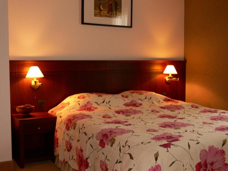 Standard Triple Room image 2