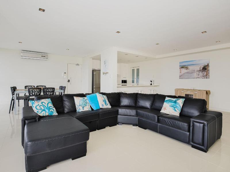 Solymar I Adjacent to Beach I Pet Friendly - image 5