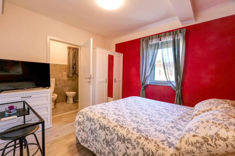 Double Room with Private Bathroom image 1