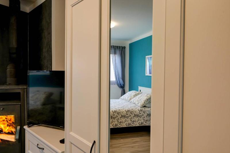 Quadruple Room with Private Bathroom image 3