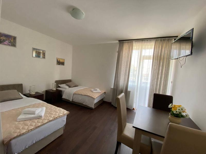 Twin Room with Terrace image 2