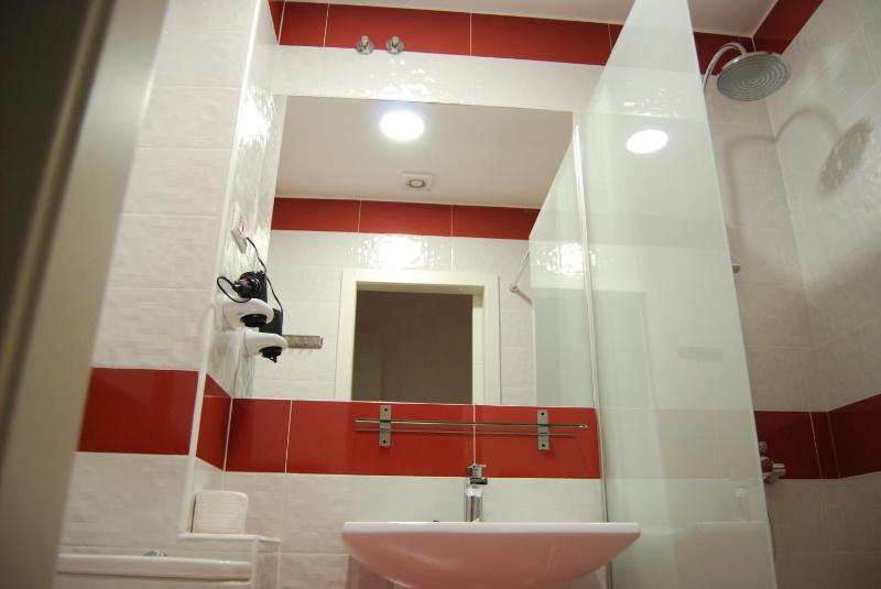 Deluxe Double Room with City View image 2