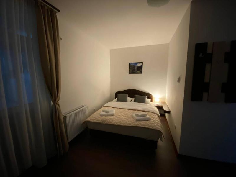 Deluxe Double Room image 2