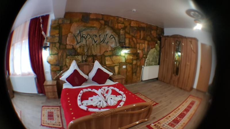 King Room with Spa Bath image 2
