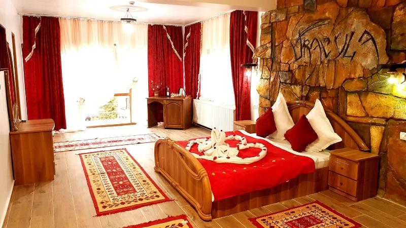 King Room with Spa Bath image 4