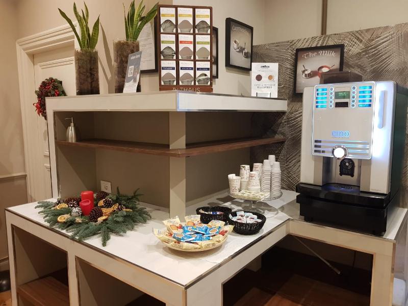 Classic Double Room image 4