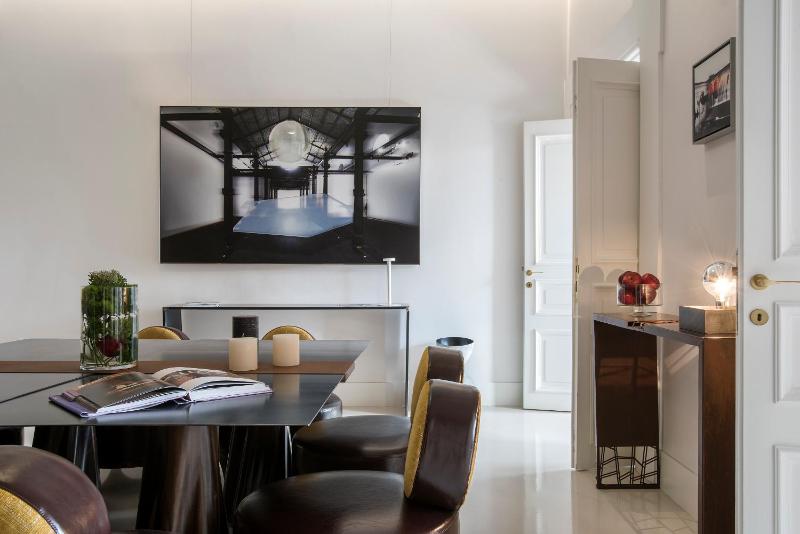 Deluxe Apartment image 1