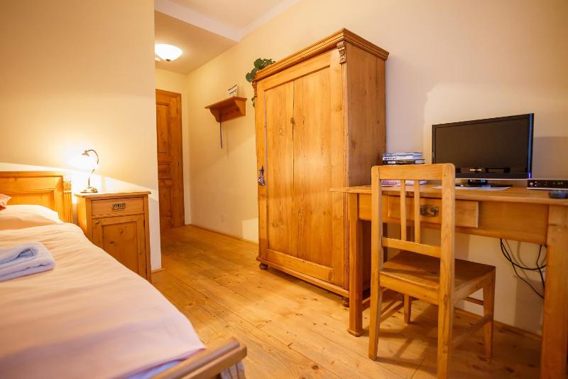 Single Room image 3