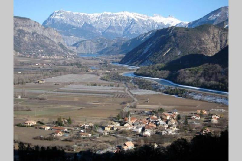 Joli appartement T2 au village de Rochebrune 05190 Images