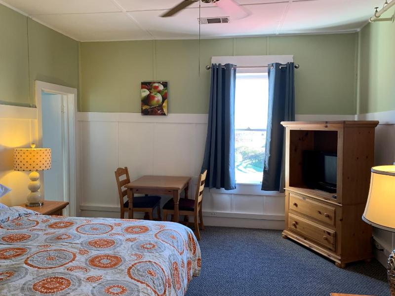 Superior Queen Room image 4