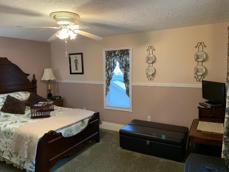 Emerald Necklace Inn Bed and Breakfast - image 27