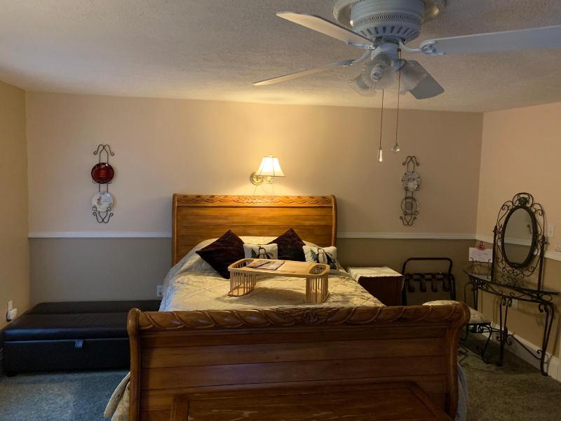 Emerald Necklace Inn Bed and Breakfast - image 19
