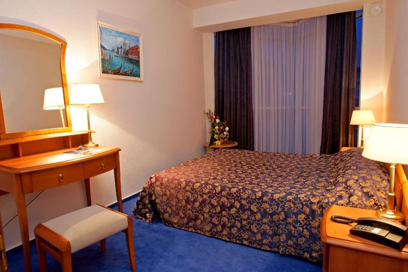 Junior Suite image 2
