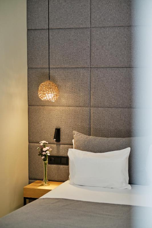 Standard Single Room image 4