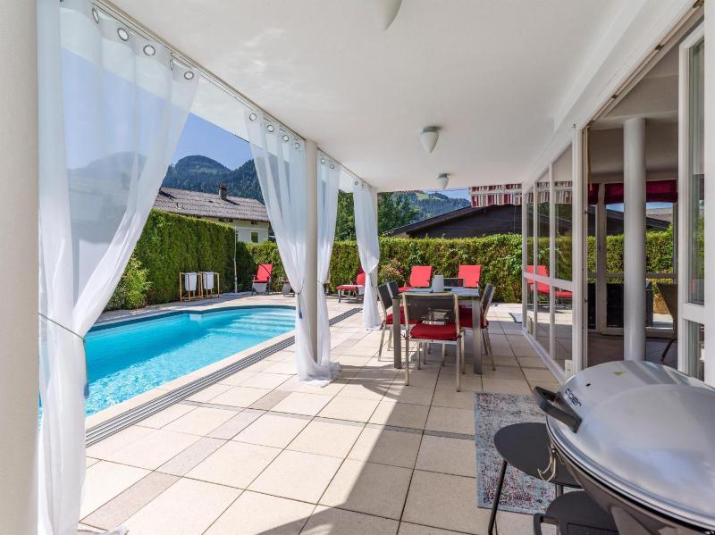 Holiday Home with Shower image 1