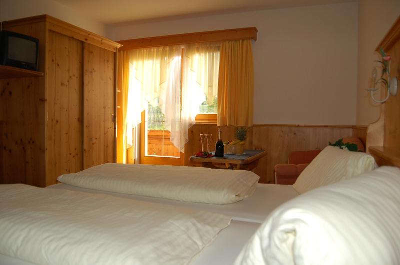 Double Room image 4