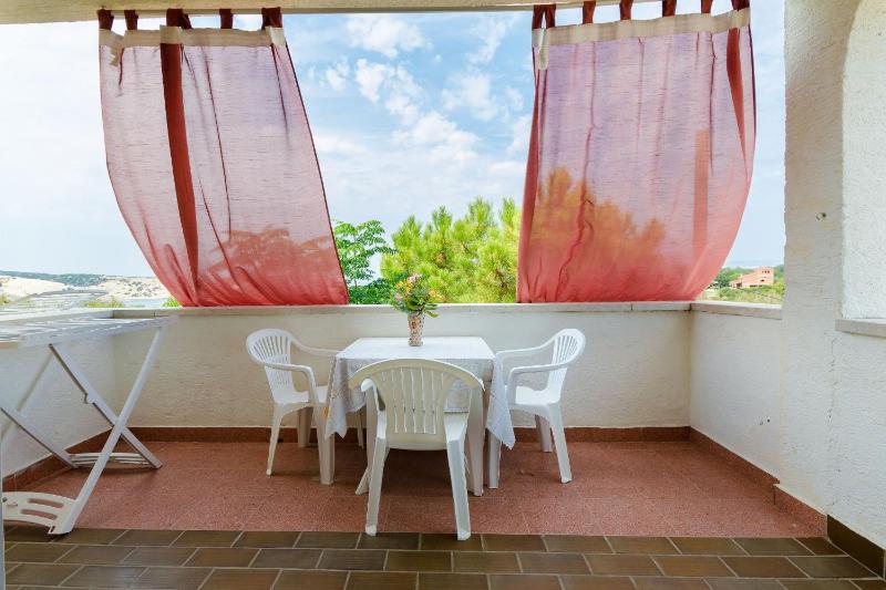 One-Bedroom Apartment with Sea View image 1