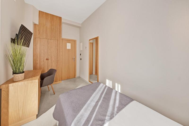 Standard Single Room image 3