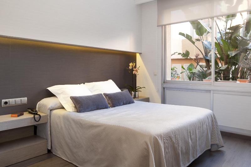 Standard Double or Twin Room with Garden View image 3