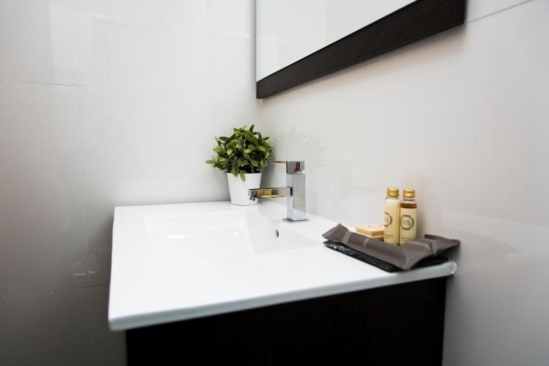 One-Bedroom Apartment image 2