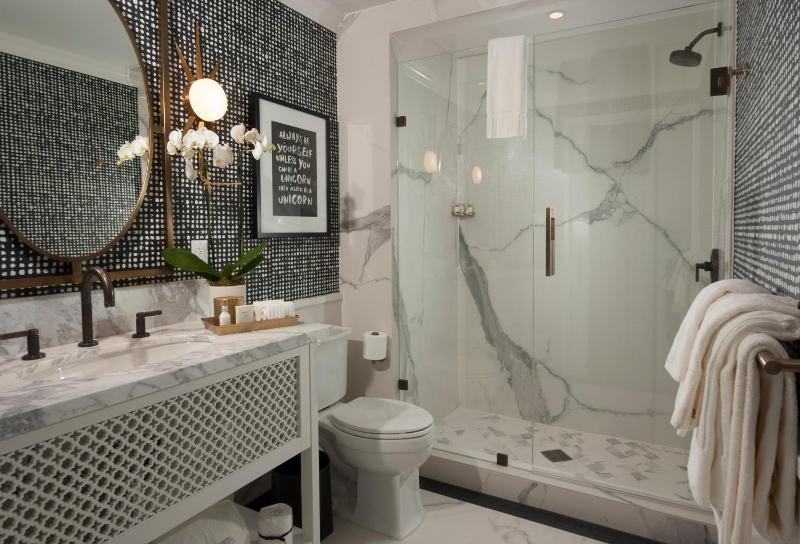 Standard Queen Room image 2