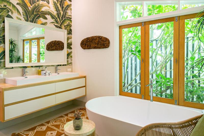 Pineapple Petes Beach House - image 27