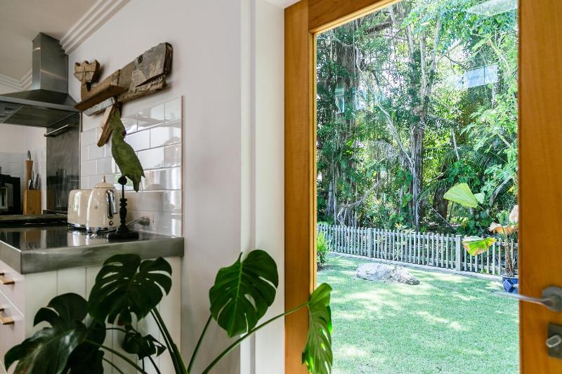 Pineapple Petes Beach House - image 37