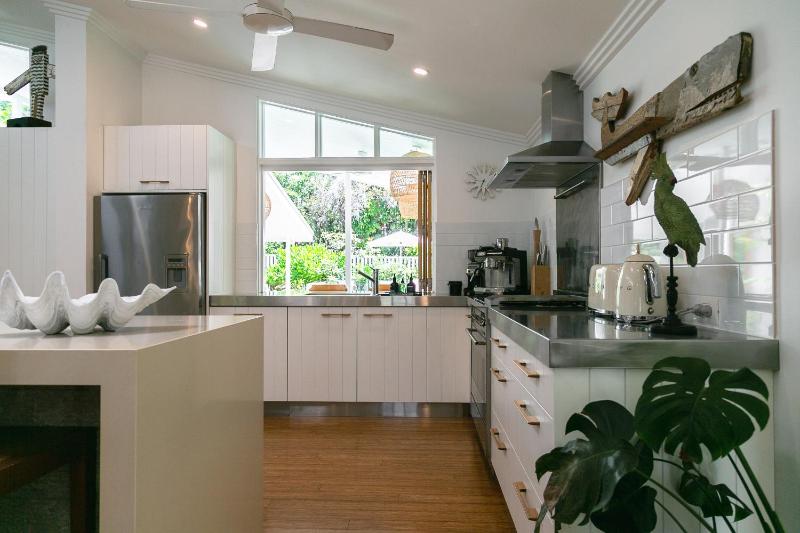 Pineapple Petes Beach House - image 19