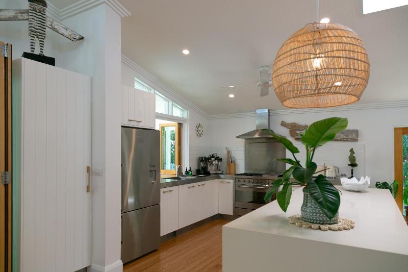 Pineapple Petes Beach House - image 45