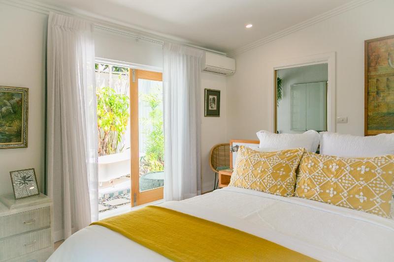 Pineapple Petes Beach House - image 12