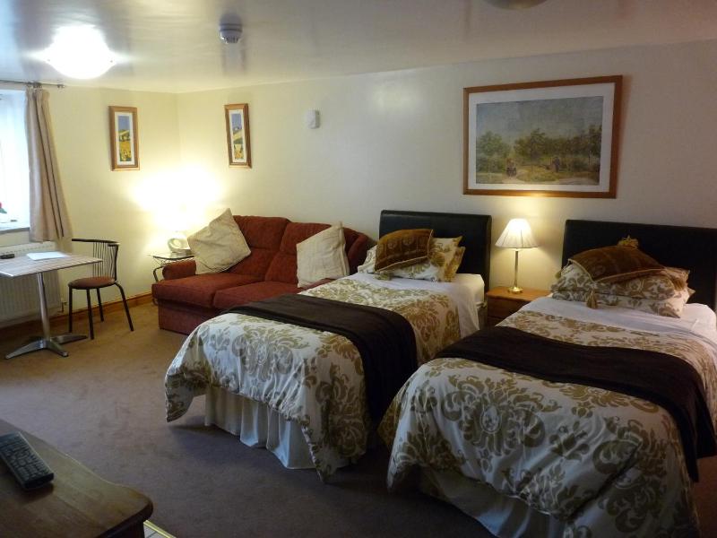 Oakenholt Farm Bed and Breakfast - image 44